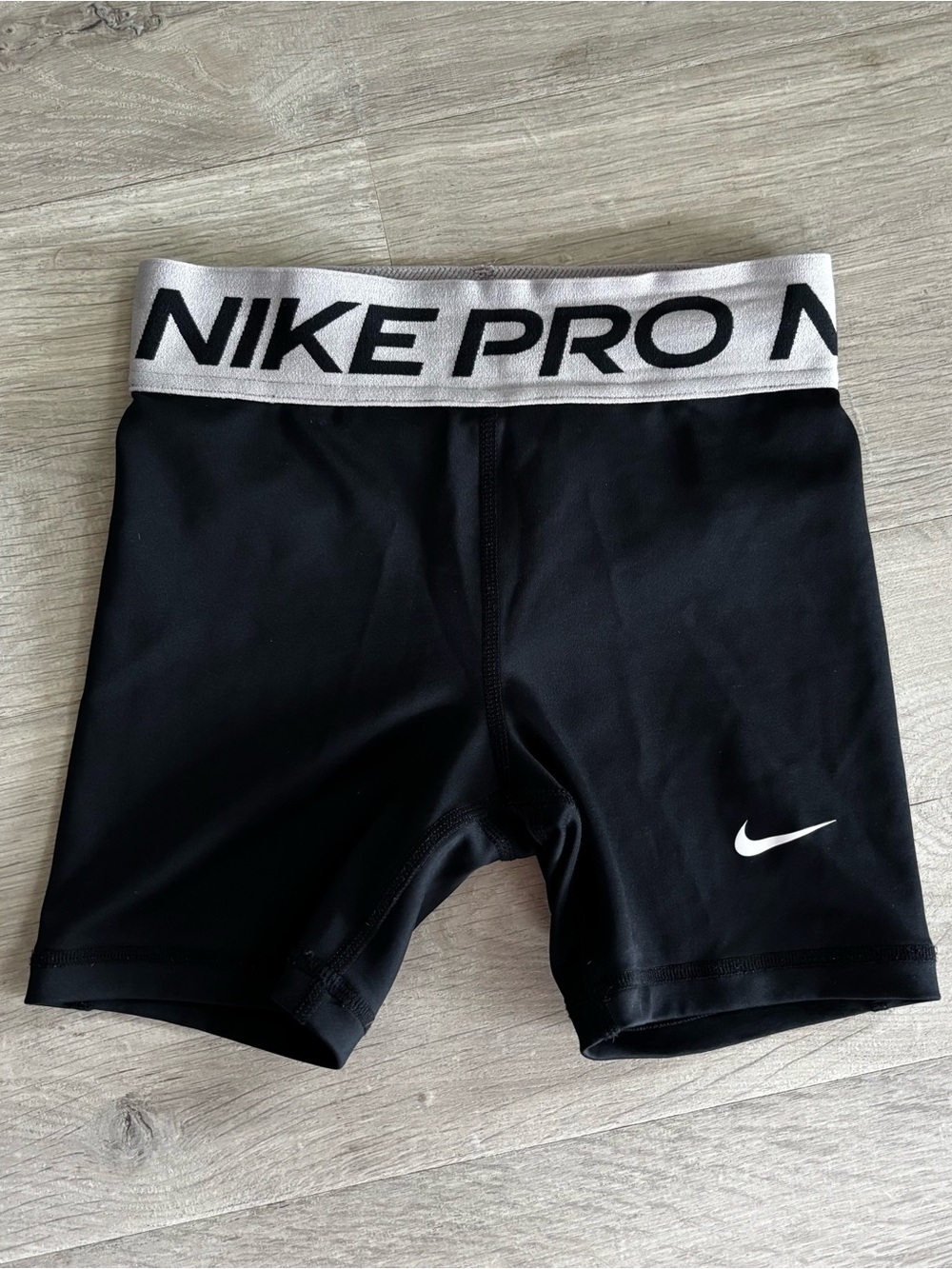 Girls Nike Pro shorts (NWOT)